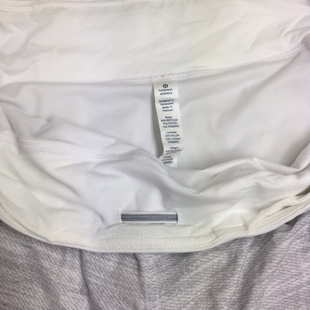 NWT Lululemon RUN: Light As Air Short - Picture 8 of 8